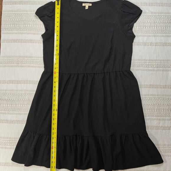 52seven Black Ruffle Hem Dress Comfy Casual Short Sleeve Size L - Picture 4 of 6